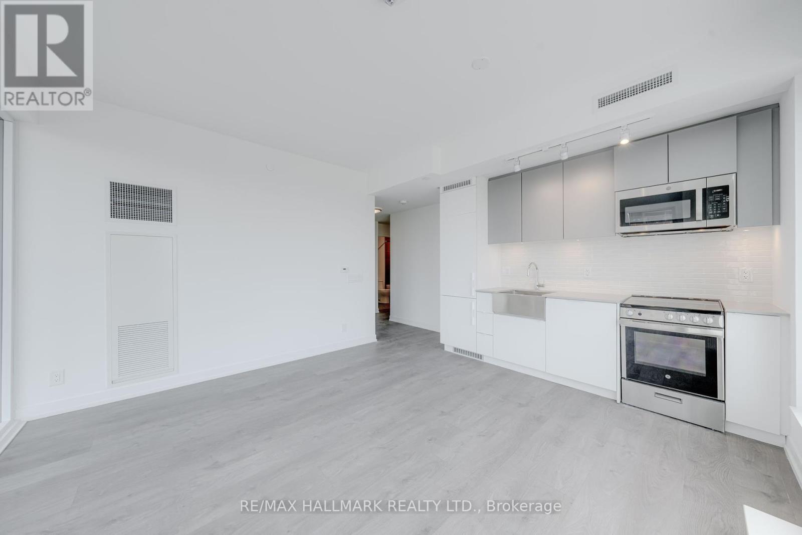 Photo 8 of 1208 270 Dufferin Street W, Toronto ON