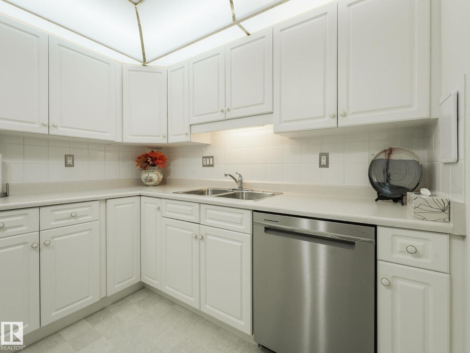 Photo 8 of 303 6220 Fulton Rd Nw, Edmonton AB