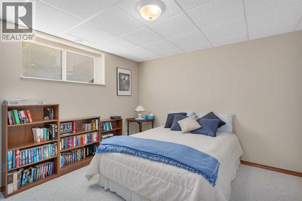 Photo 11 of 16 Ahlstrom Close, Red Deer AB
