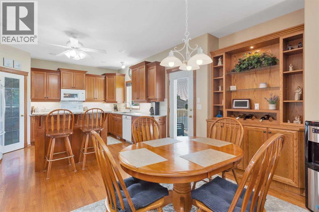 Photo 5 of 16 Ahlstrom Close, Red Deer AB