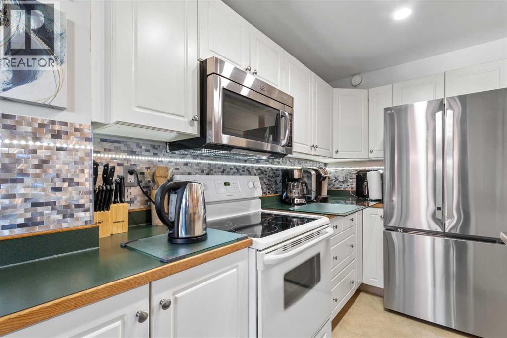 Photo 1 of 32 Oldford Close, Red Deer AB