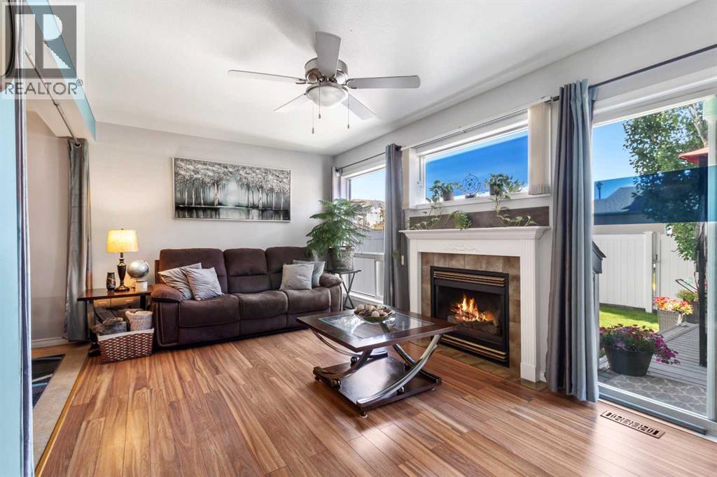 Photo 13 of 32 Oldford Close, Red Deer AB