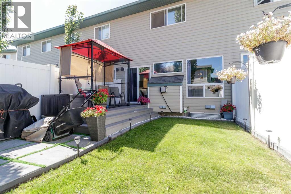 Photo 9 of 32 Oldford Close, Red Deer AB