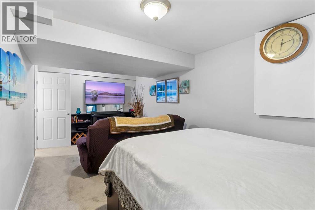 Photo 16 of 32 Oldford Close, Red Deer AB