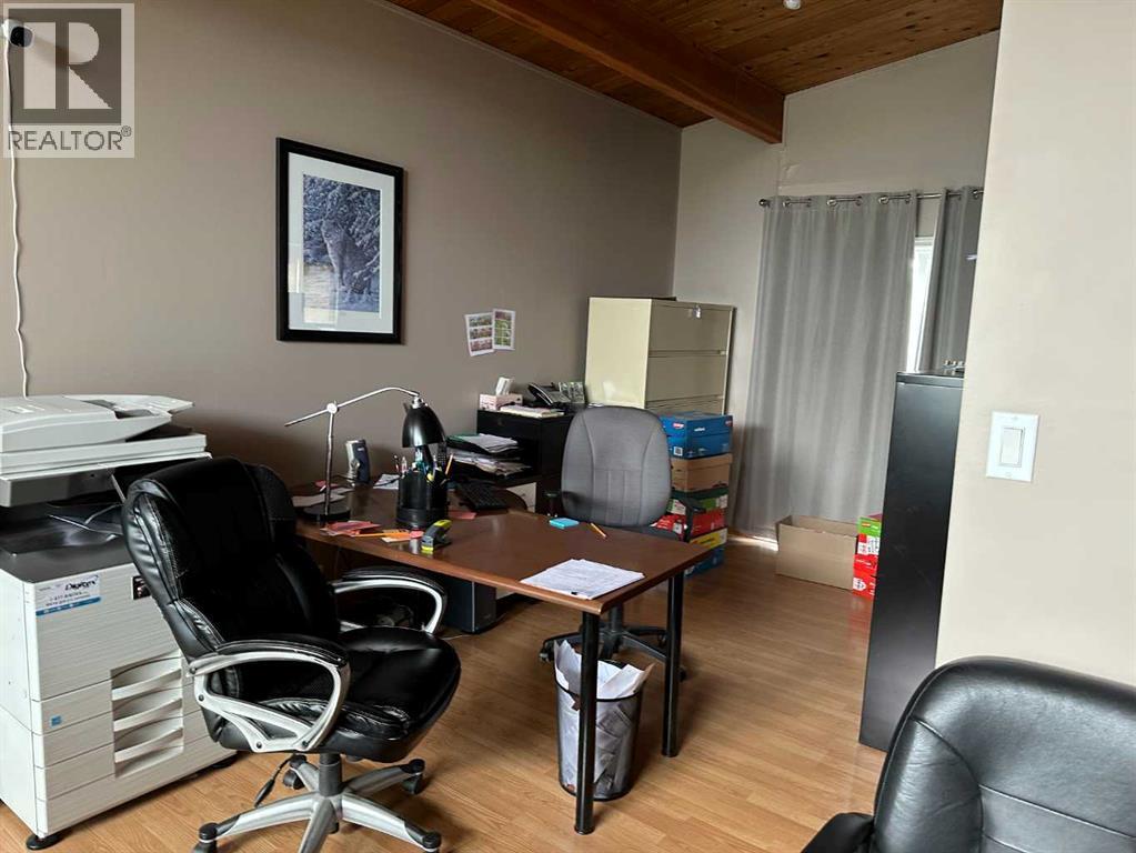 Photo 14 of 1502 20 Avenue, Didsbury AB
