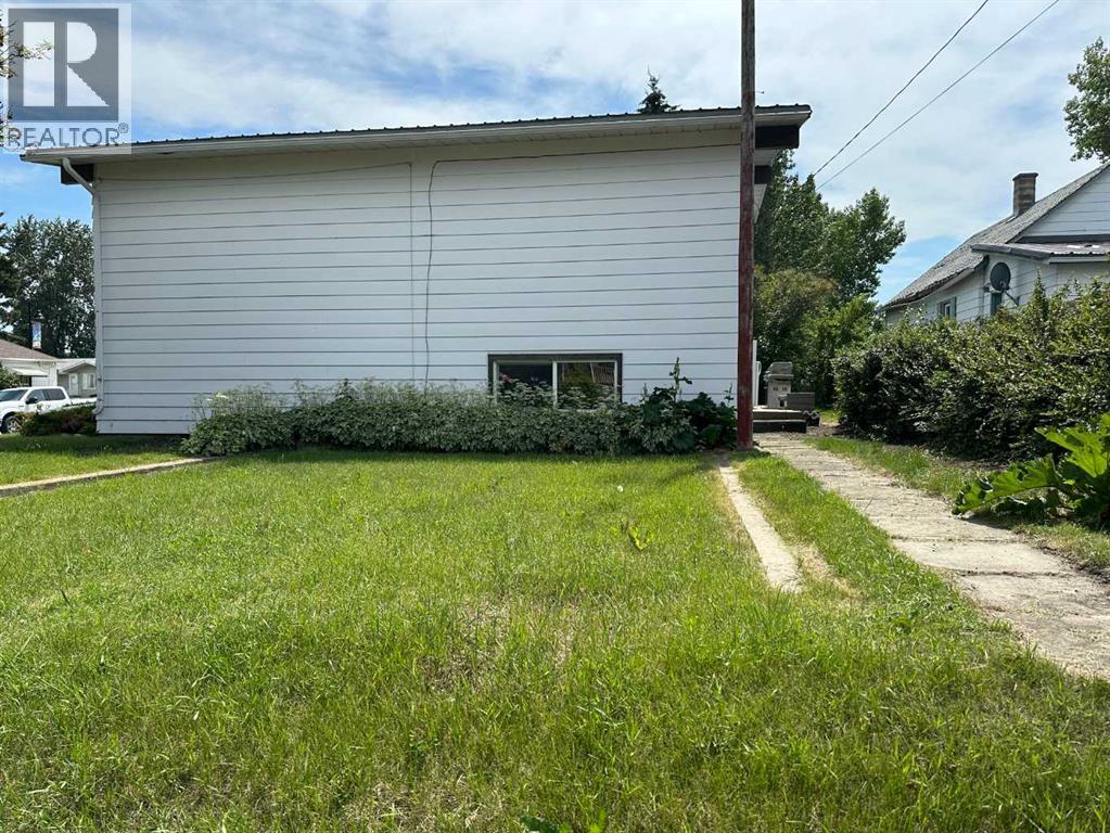 Photo 6 of 1502 20 Avenue, Didsbury AB