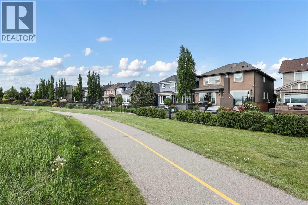 Photo 9 of 39 Cranarch Terrace Se, Calgary AB