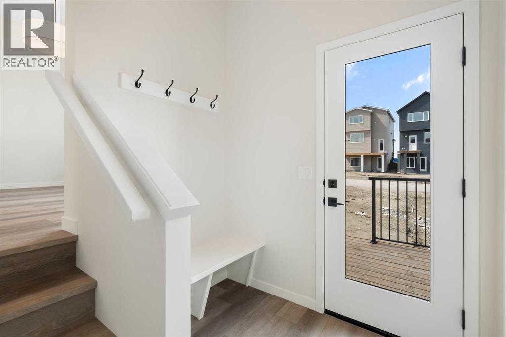 Photo 16 of 938 Livingston View Ne, Calgary AB