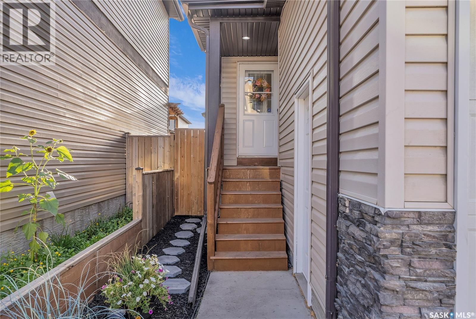 Photo 2 of 12 207 Mccallum Way, Saskatoon SK