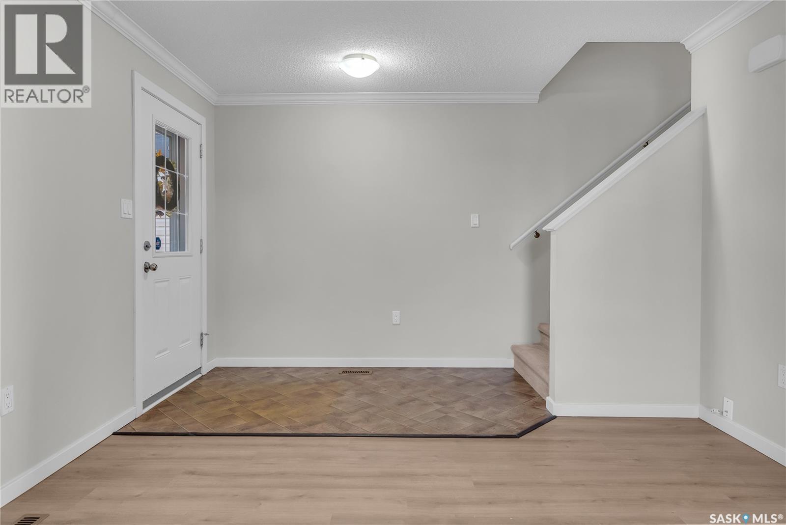 Photo 3 of 12 207 Mccallum Way, Saskatoon SK