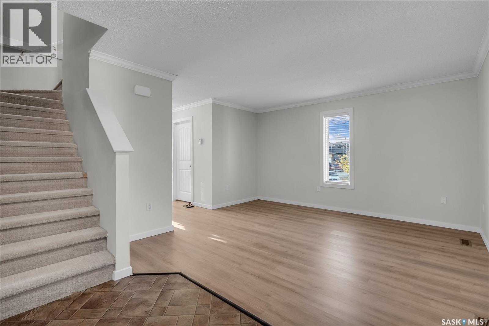Photo 4 of 12 207 Mccallum Way, Saskatoon SK