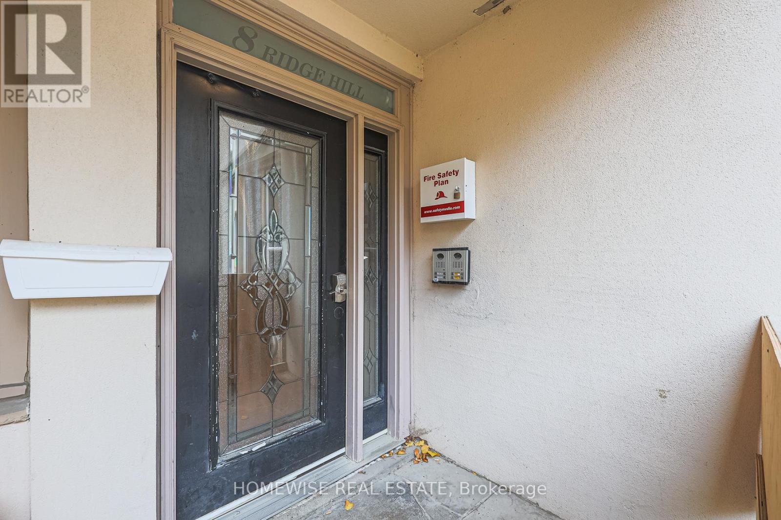 Photo 16 of 4 8 Ridge Hill Drive, Toronto ON