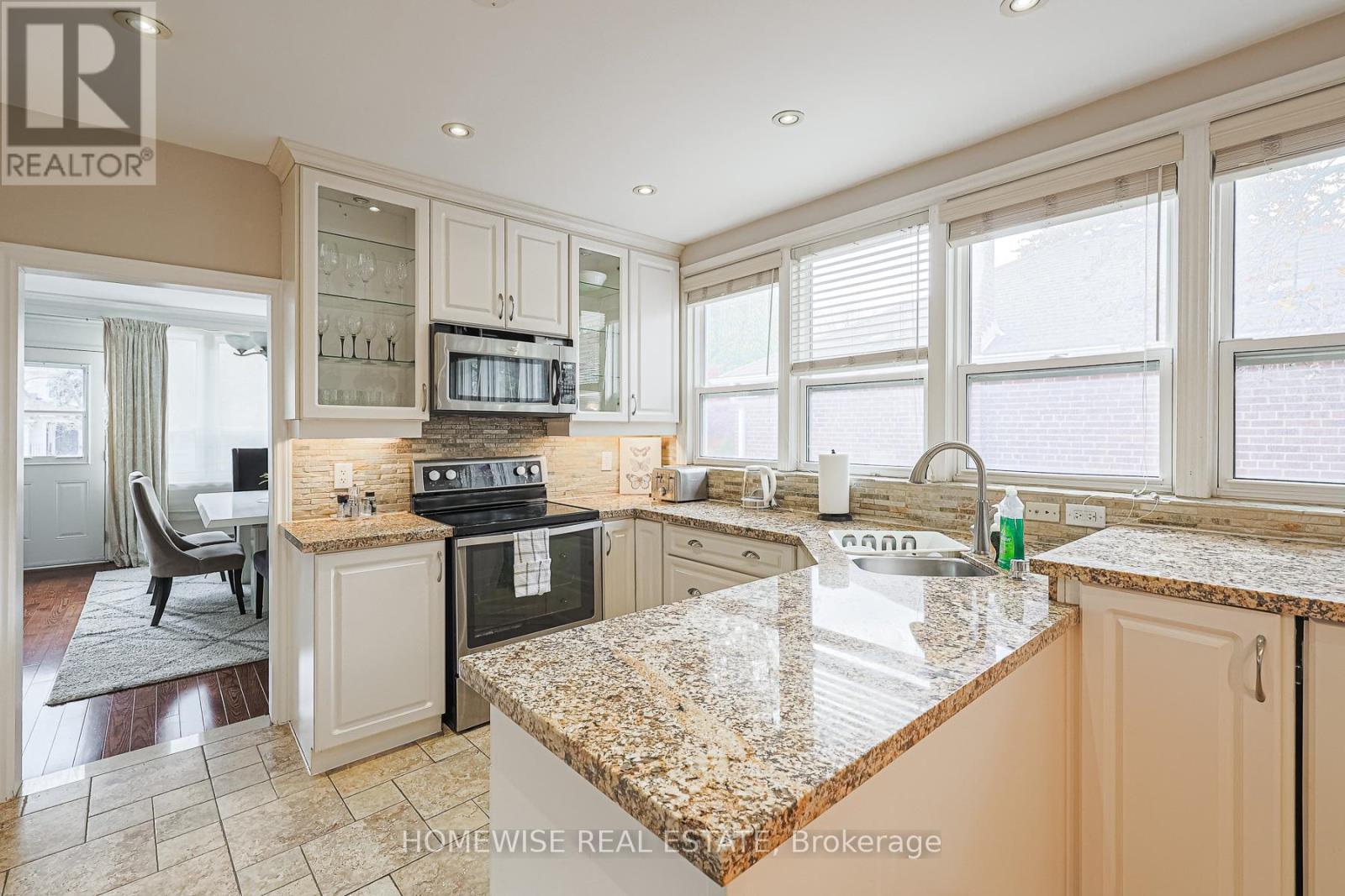 Photo 29 of 4 8 Ridge Hill Drive, Toronto ON