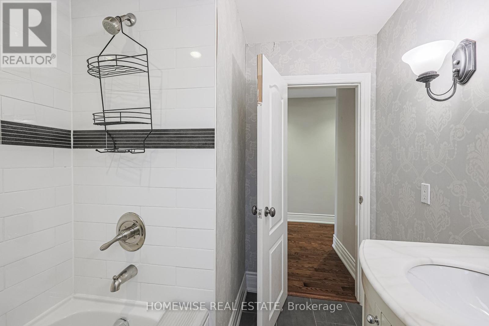 Photo 28 of 4 8 Ridge Hill Drive, Toronto ON