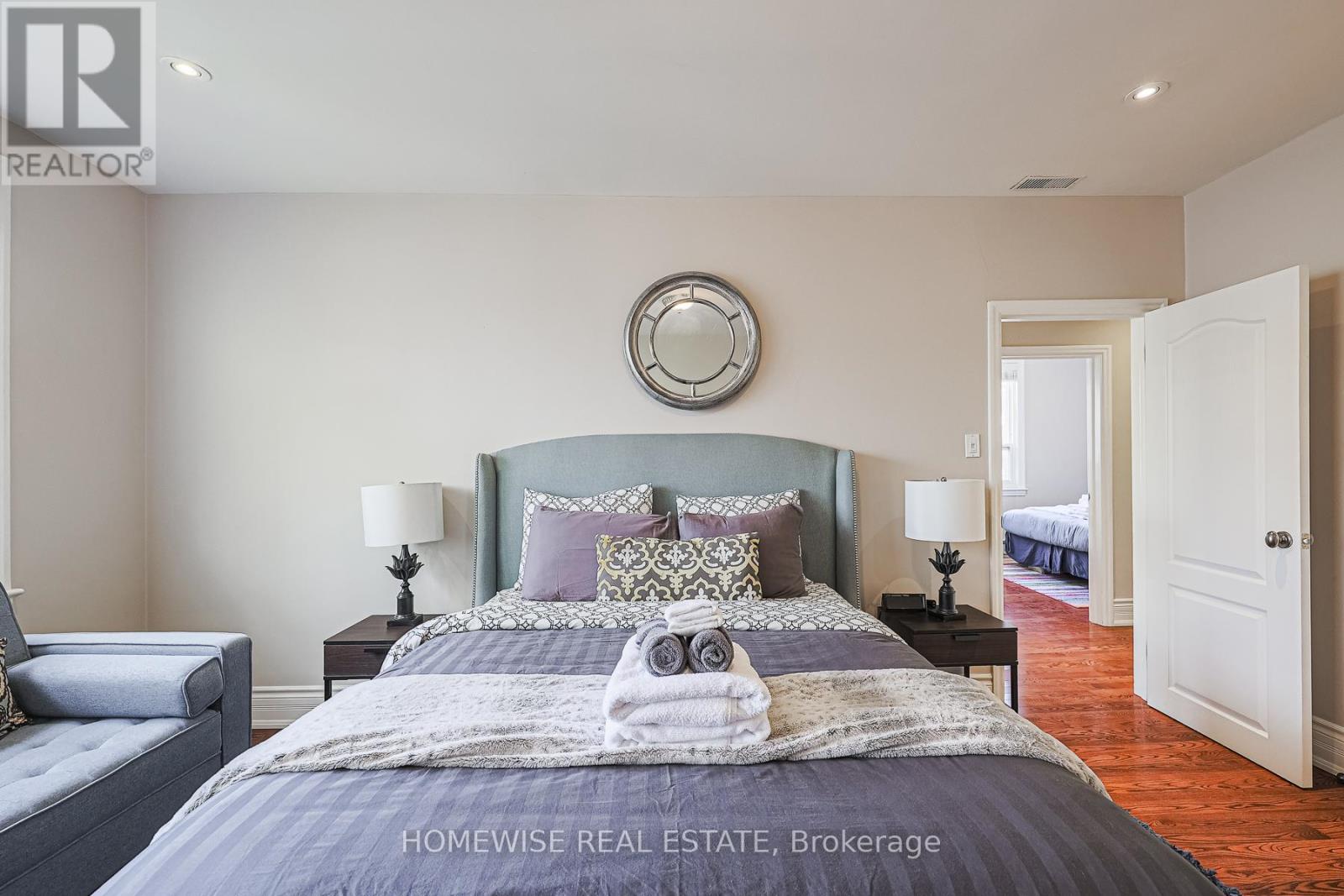 Photo 30 of 4 8 Ridge Hill Drive, Toronto ON