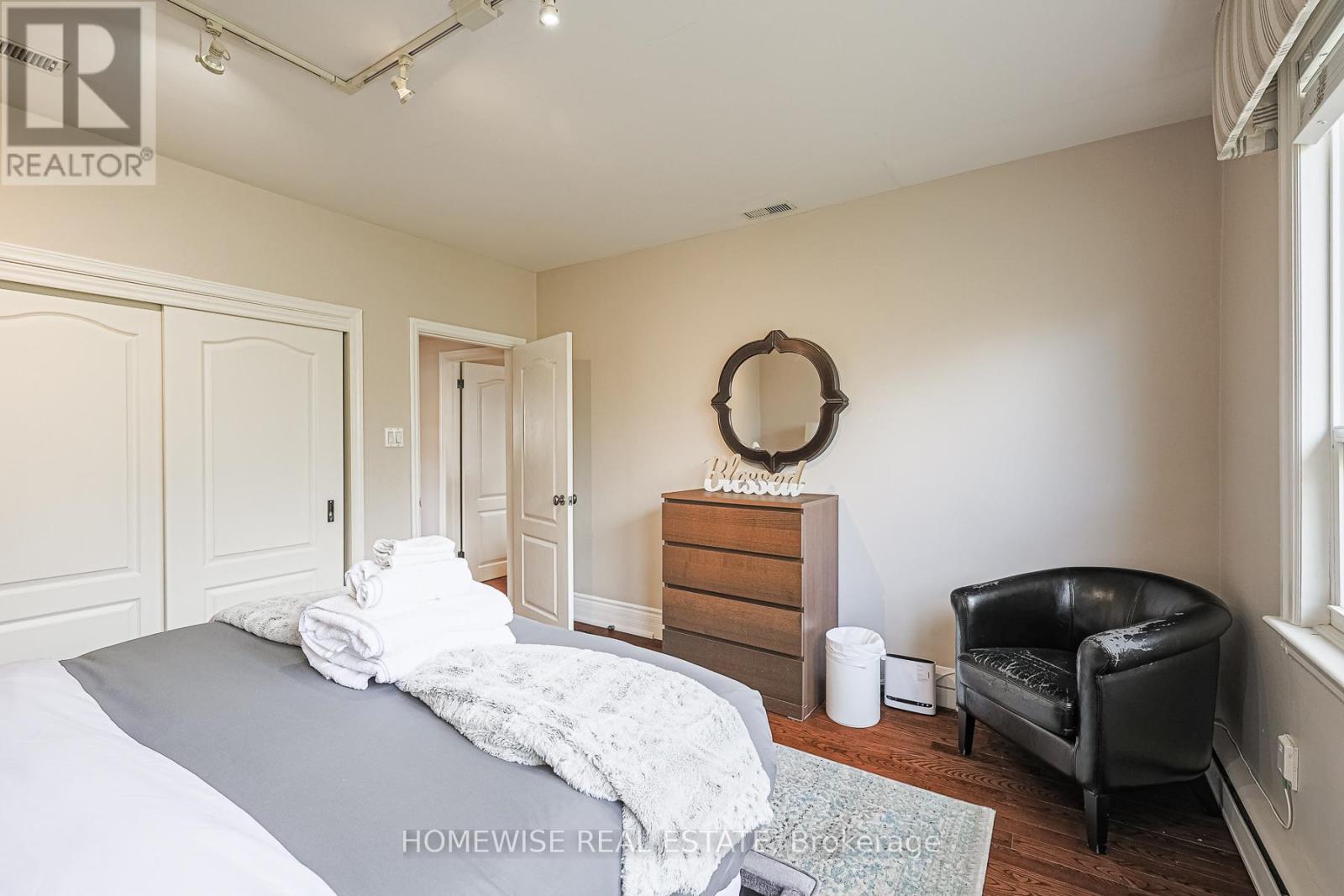 Photo 19 of 4 8 Ridge Hill Drive, Toronto ON