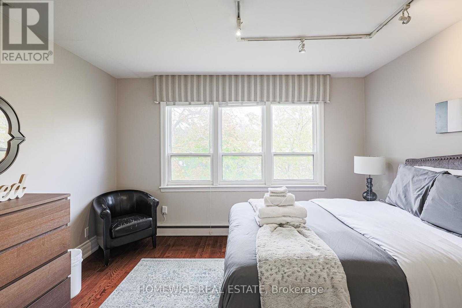 Photo 40 of 4 8 Ridge Hill Drive, Toronto ON