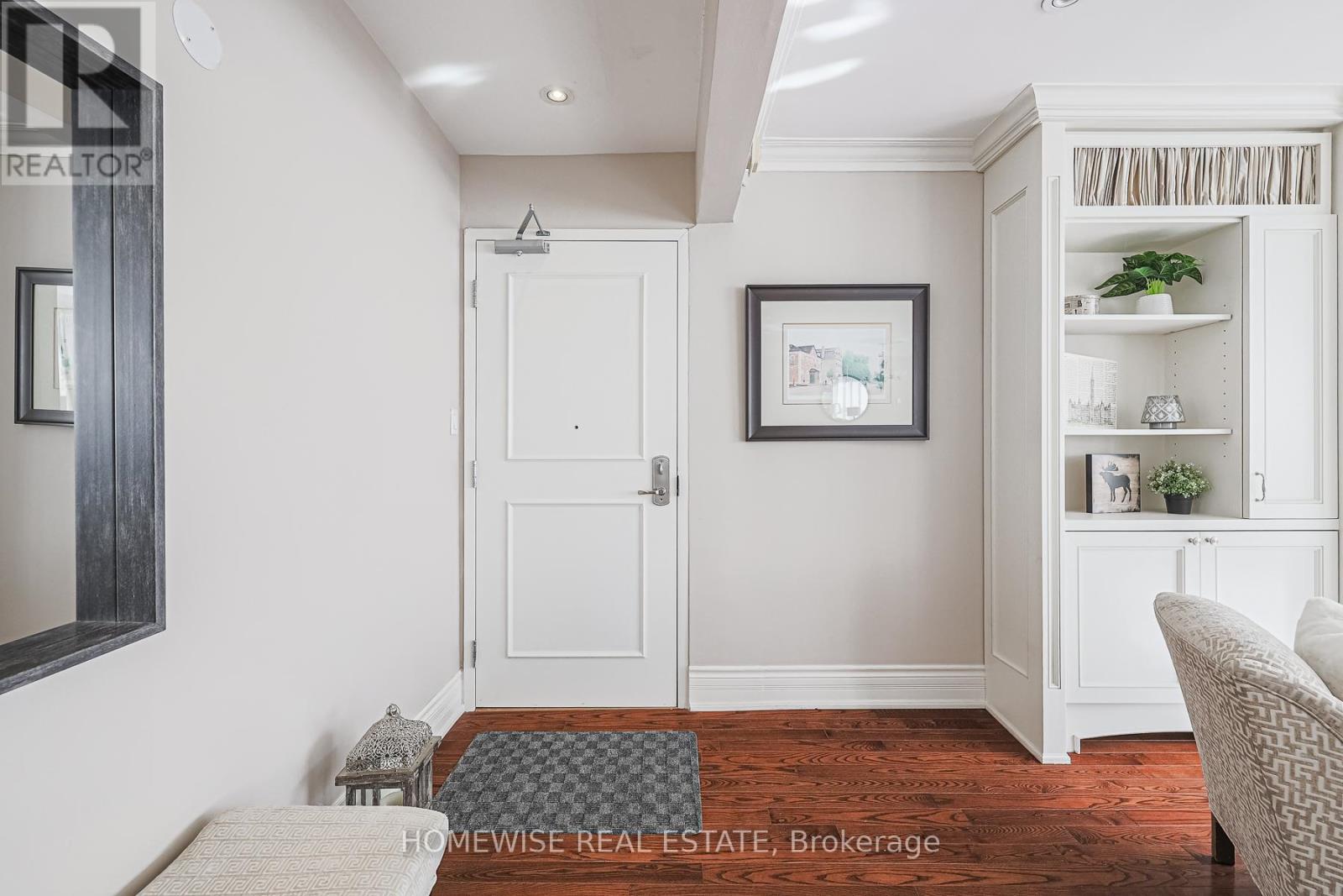 Photo 24 of 4 8 Ridge Hill Drive, Toronto ON