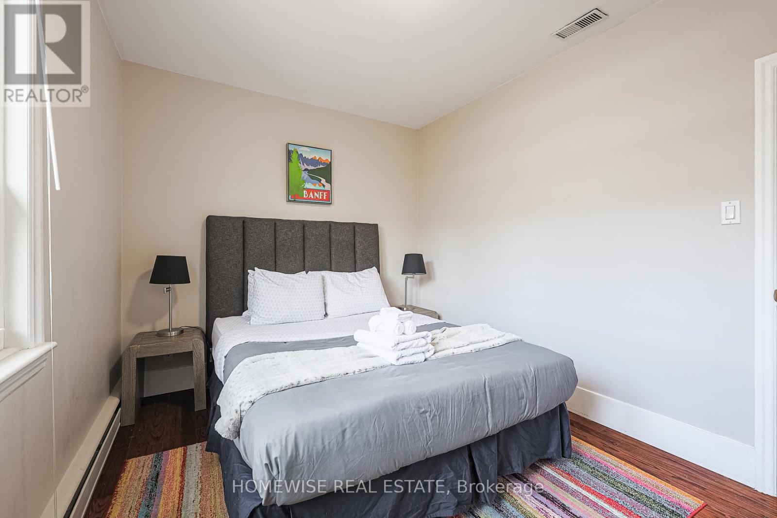Photo 8 of 4 8 Ridge Hill Drive, Toronto ON