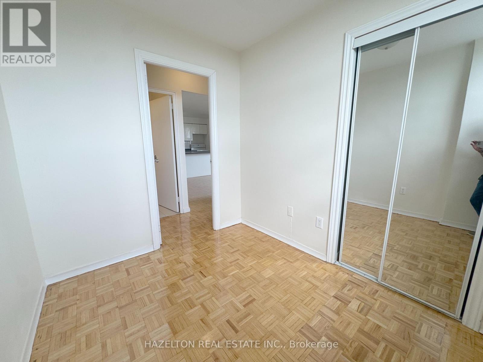 Photo 5 of 1205 44 Walmer Road, Toronto ON