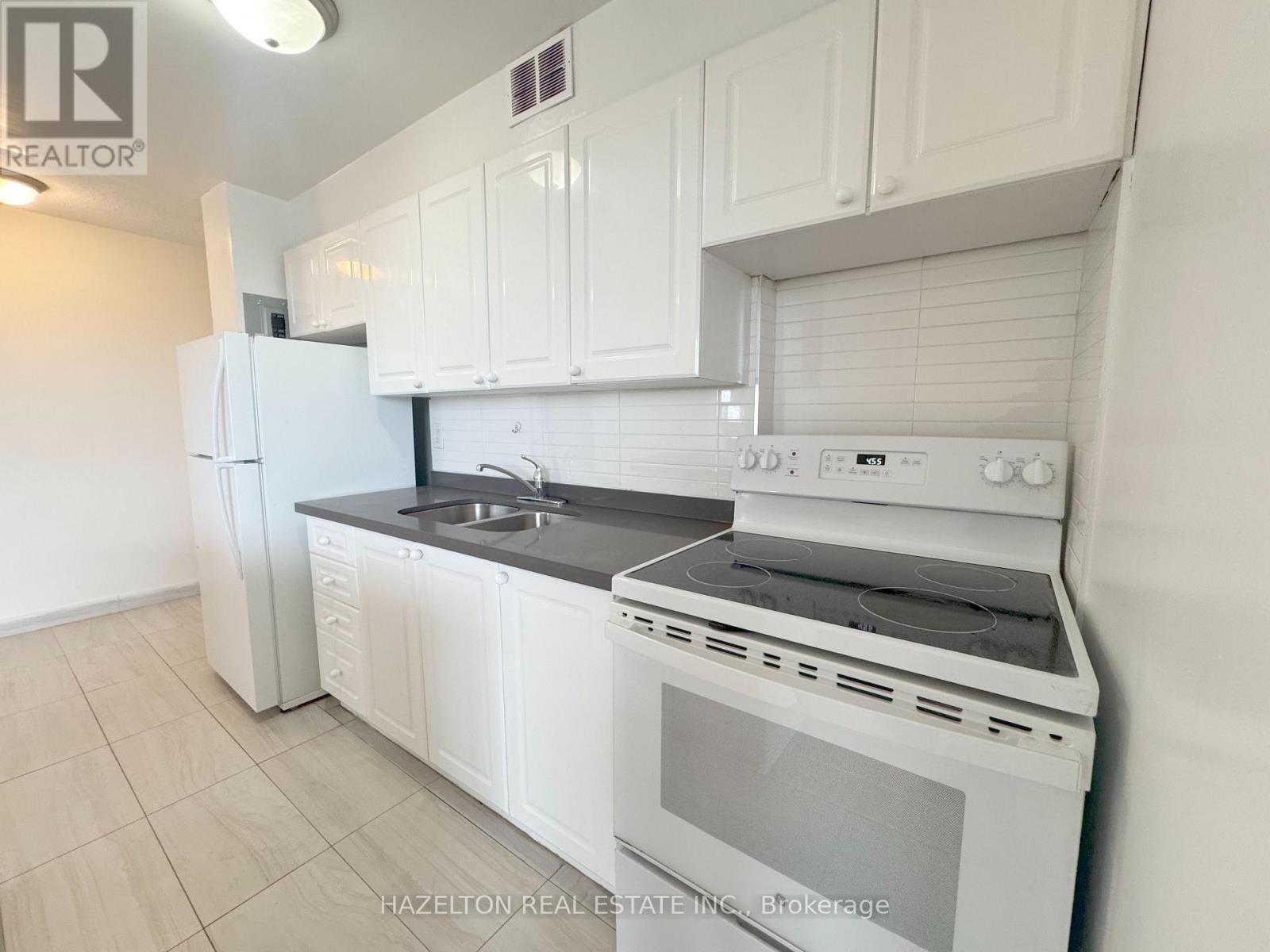 Photo 12 of 1205 44 Walmer Road, Toronto ON