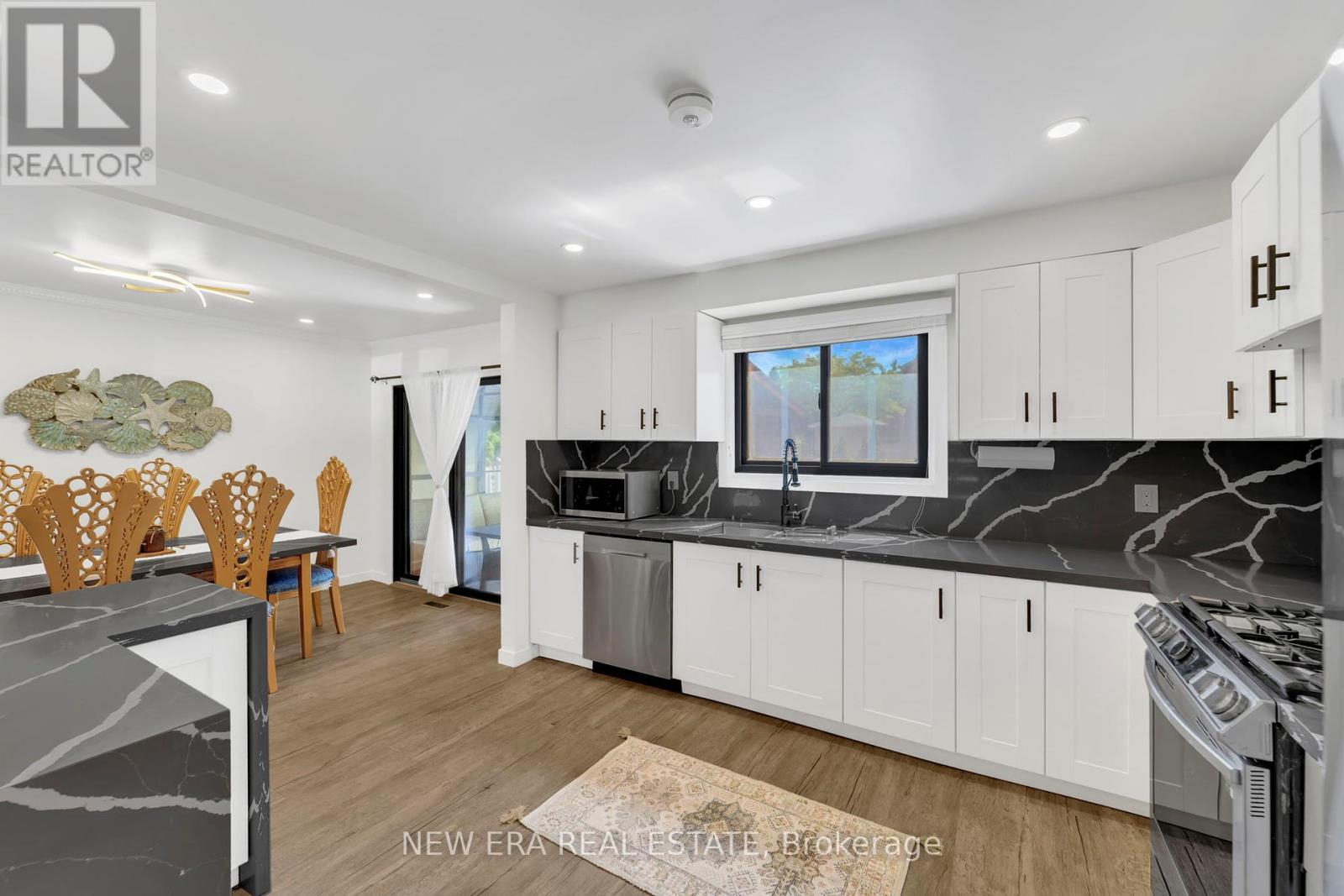 Photo 39 of 19 Glenabbey Drive, Clarington ON