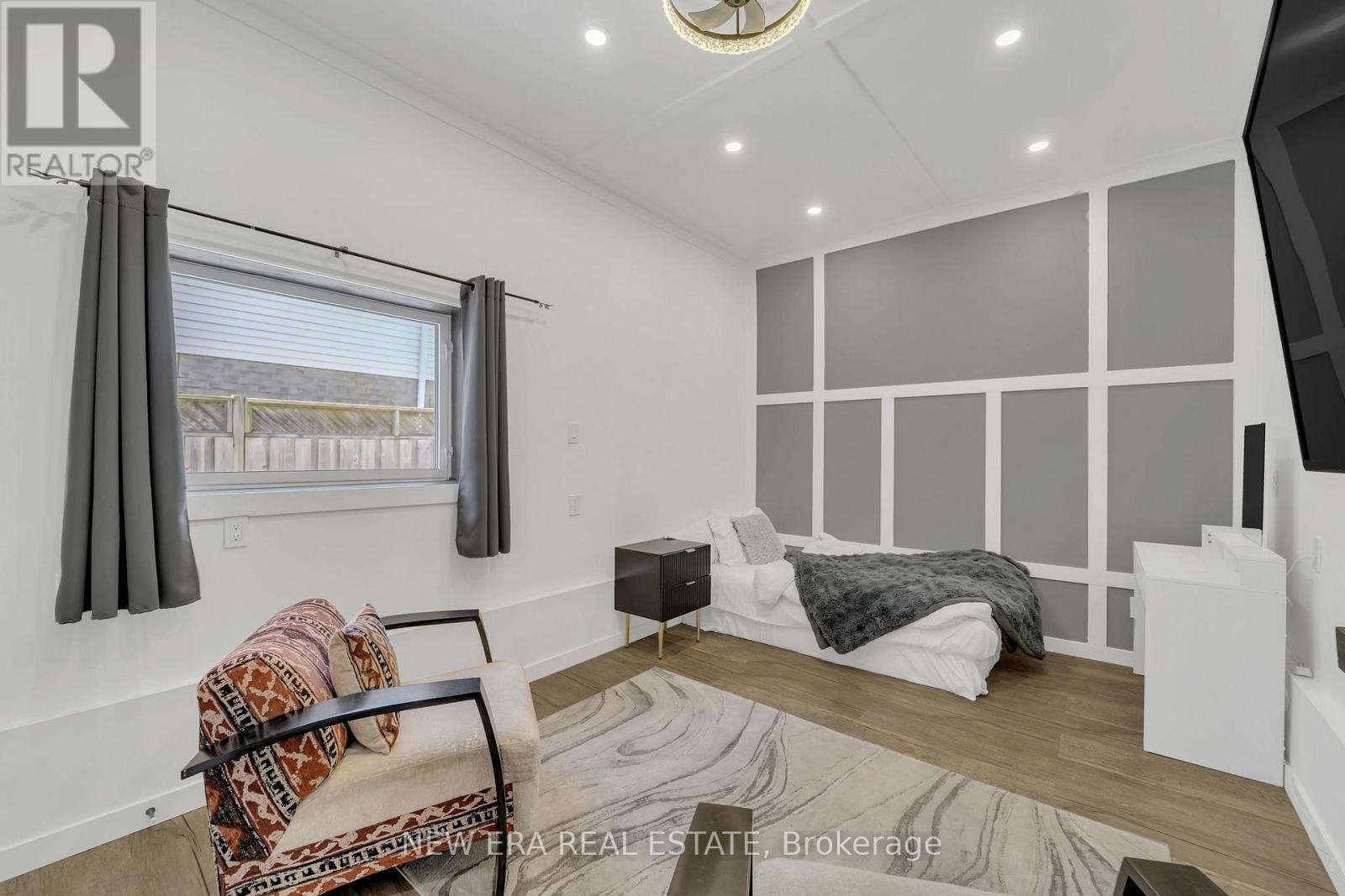 Photo 22 of 19 Glenabbey Drive, Clarington ON