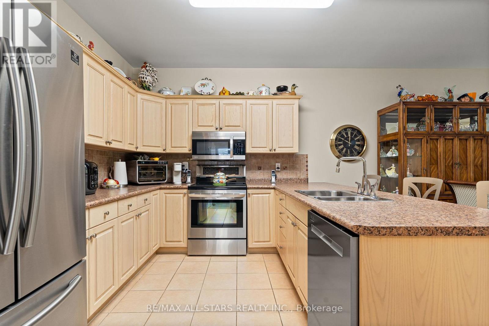 Photo 10 of 84 A Francis Street E, Kawartha Lakes ON