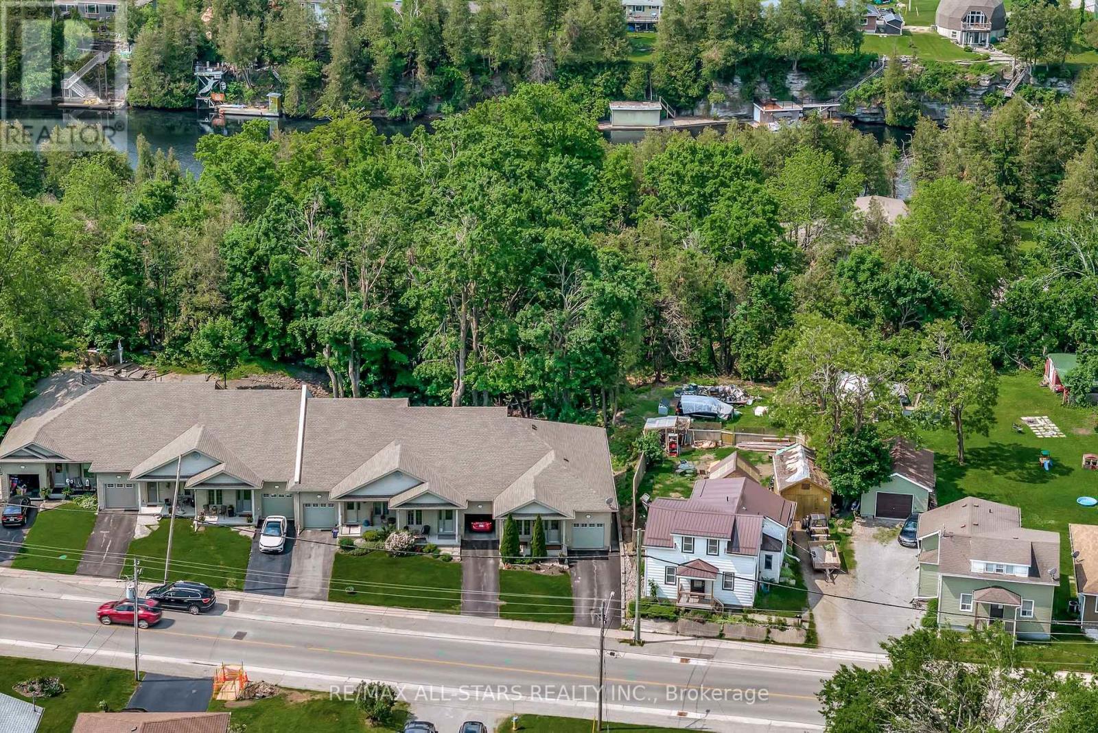 Photo 5 of 84 A Francis Street E, Kawartha Lakes ON