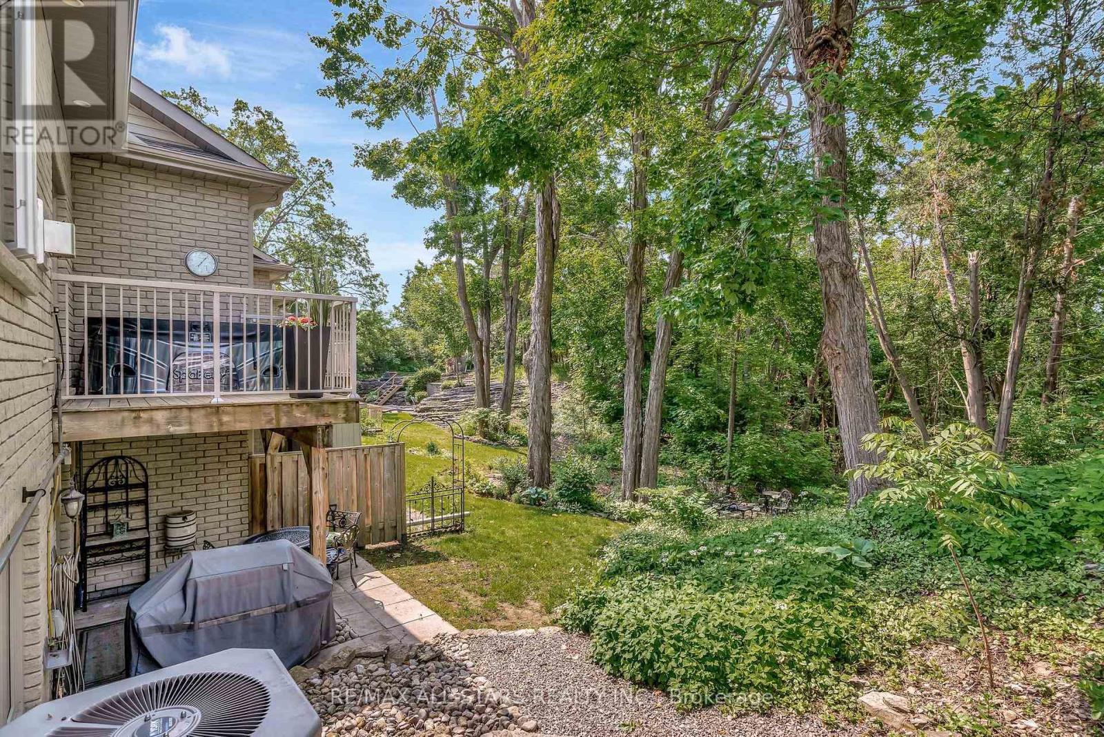 Photo 12 of 84 A Francis Street E, Kawartha Lakes ON