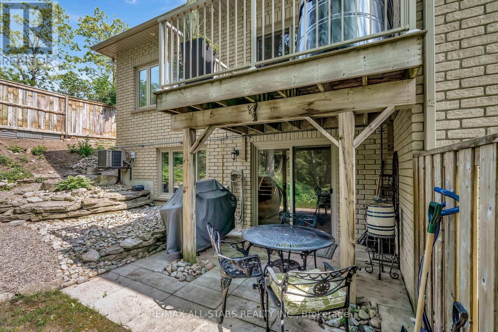 Photo 3 of 84 A Francis Street E, Kawartha Lakes ON