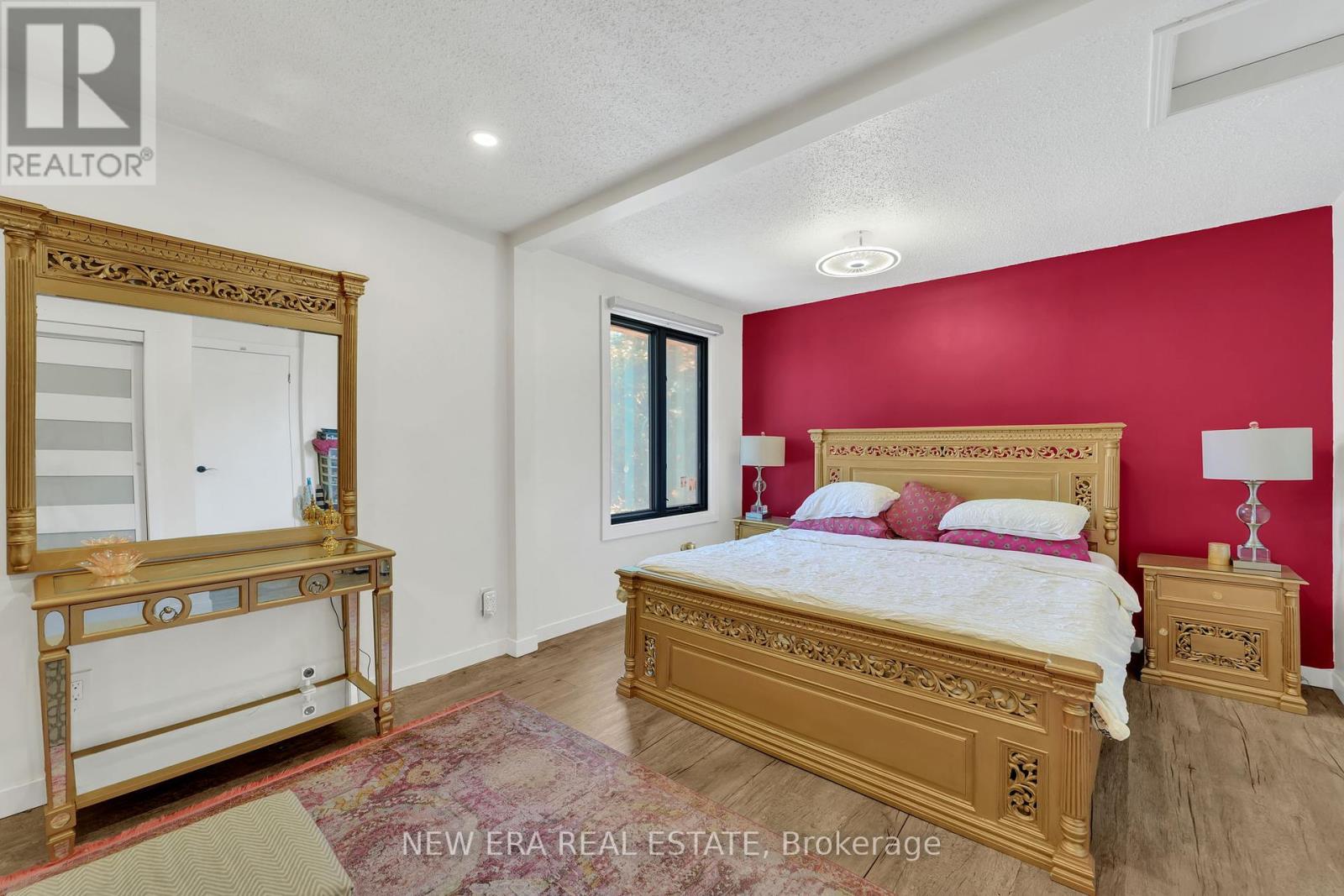 Photo 34 of 19 Glenabbey Drive, Clarington ON