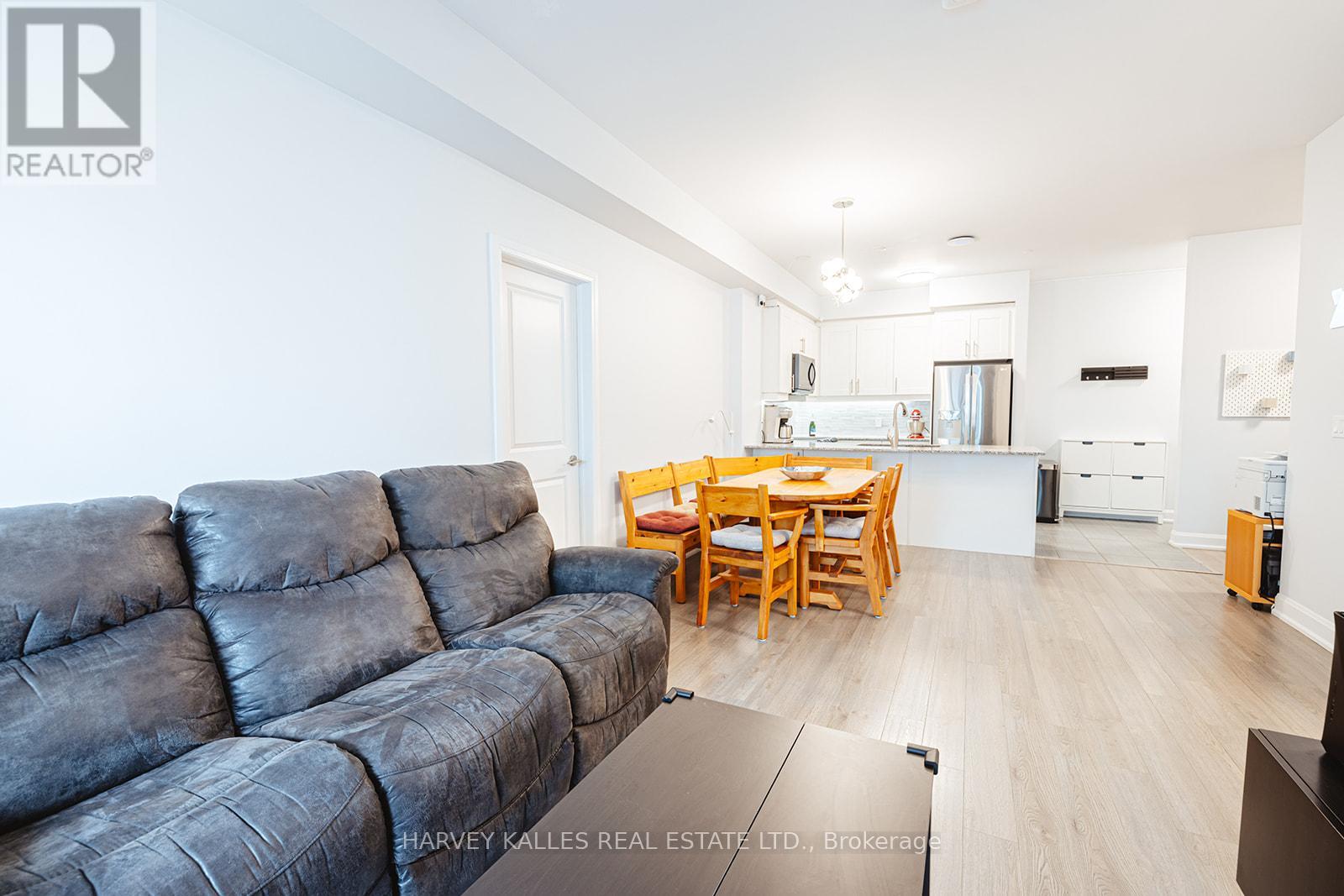 Photo 20 of 227 216 Oak Park Boulevard, Oakville ON