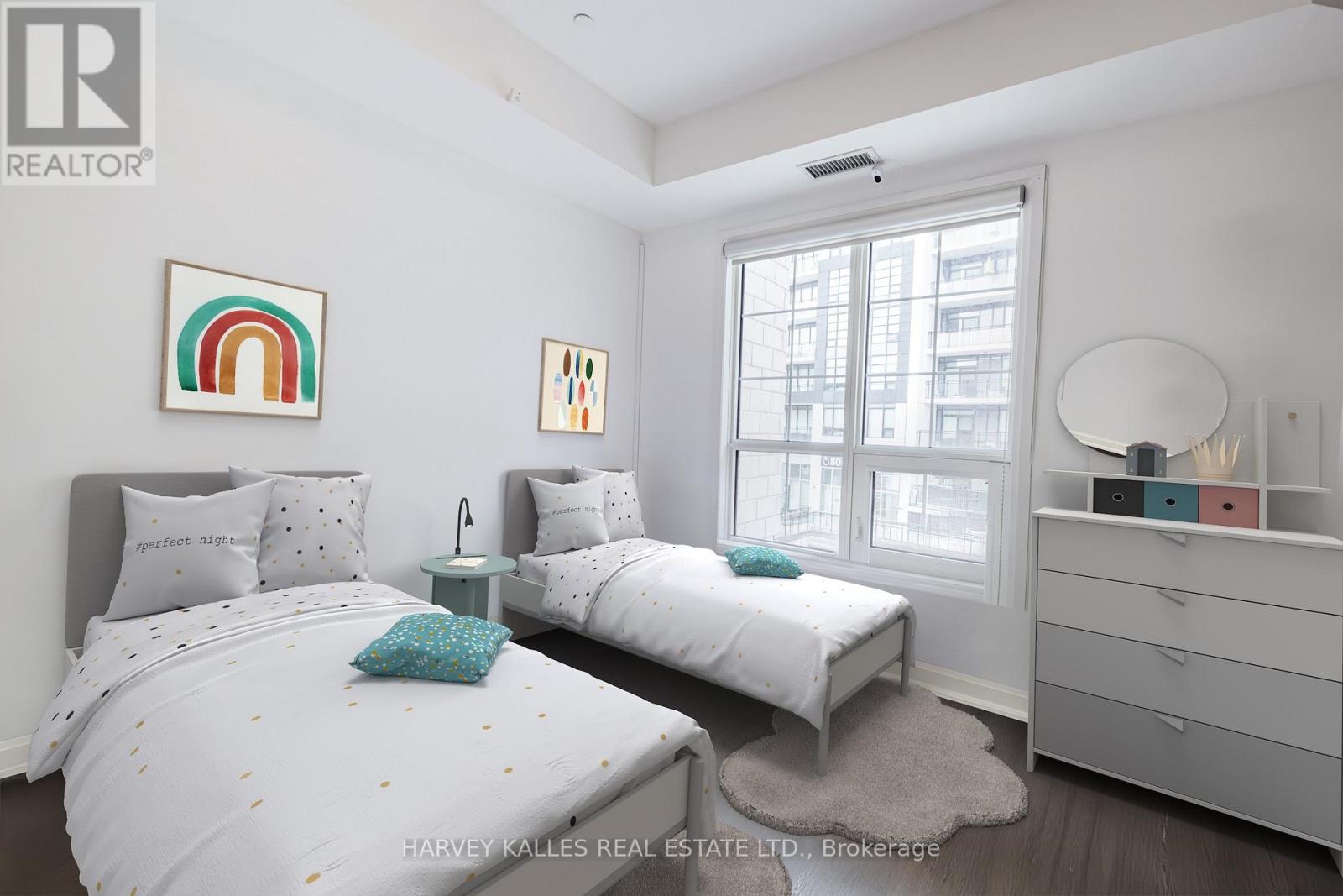 Photo 3 of 227 216 Oak Park Boulevard, Oakville ON