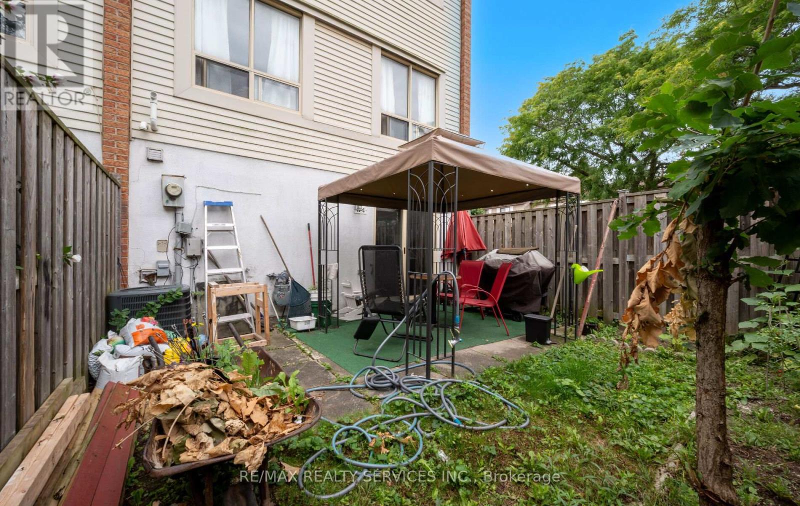 Photo 29 of 124 124 Baronwood Court, Brampton ON
