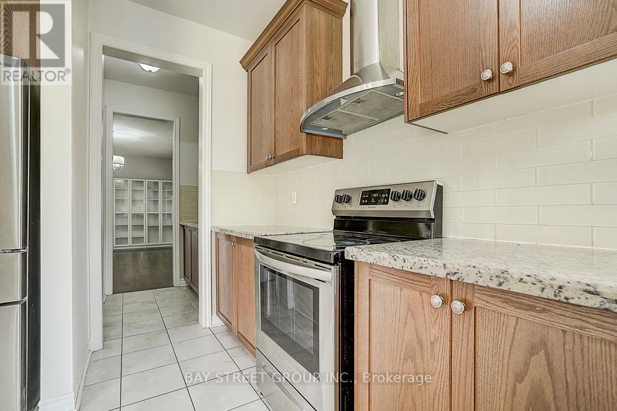 Photo 32 of 852 William Lee Avenue, Oshawa ON