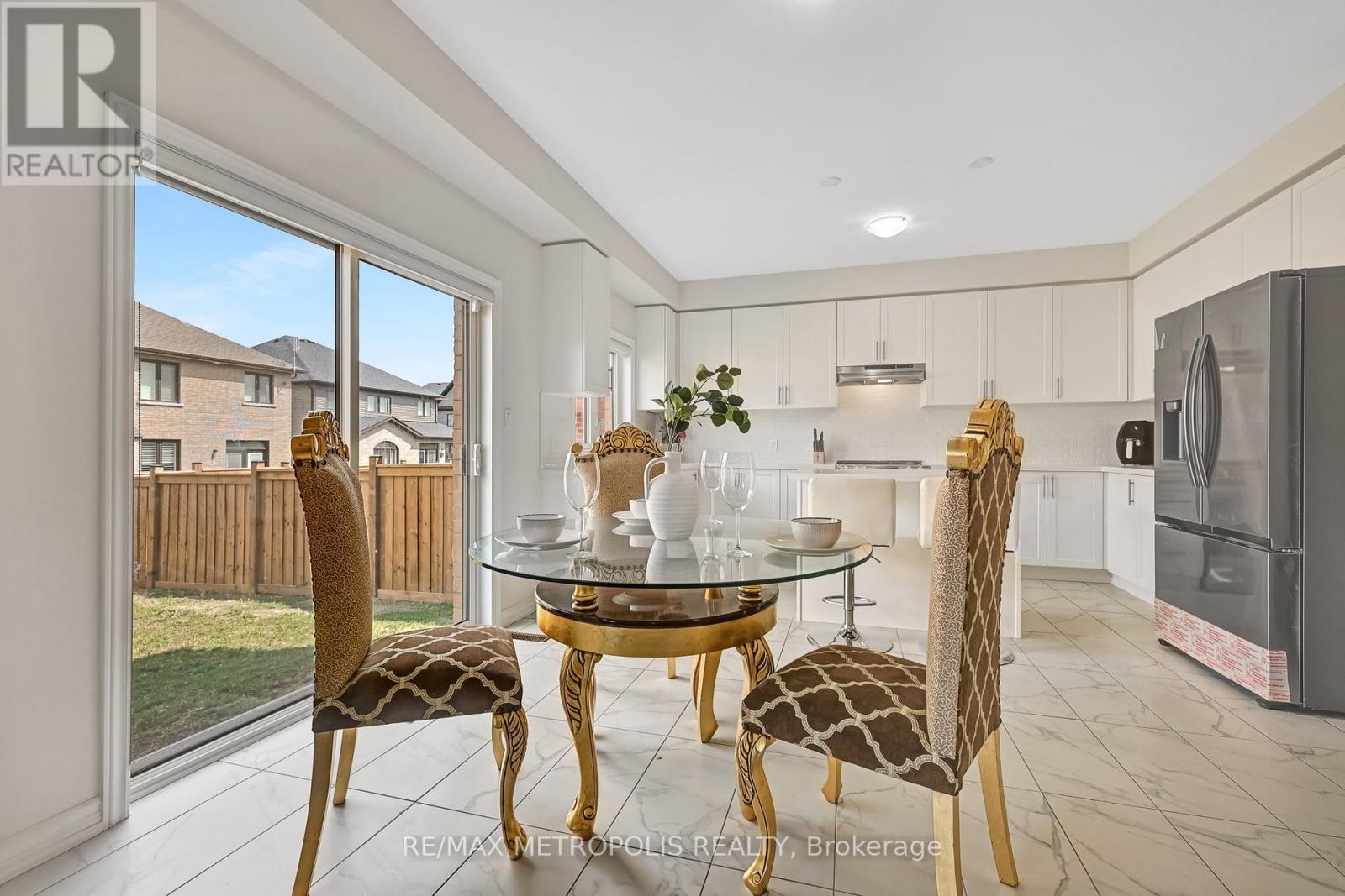 Photo 29 of Main Upper 15 Douglas Kemp Crescent, Clarington ON