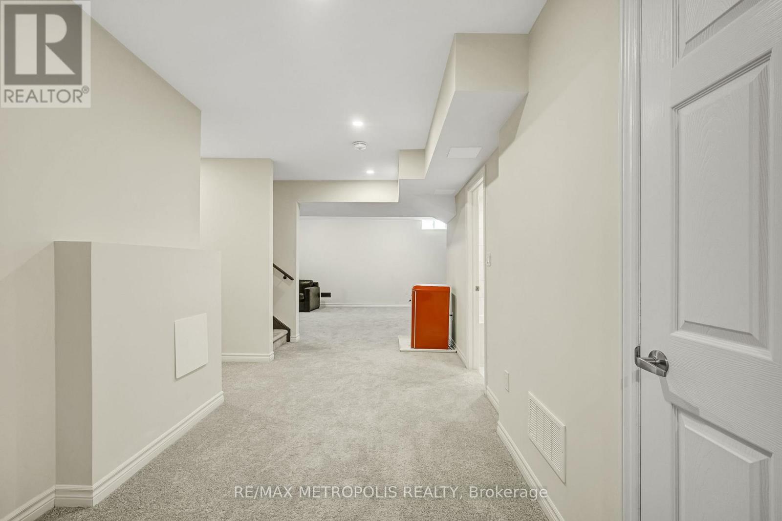 Photo 44 of Main Upper 15 Douglas Kemp Crescent, Clarington ON