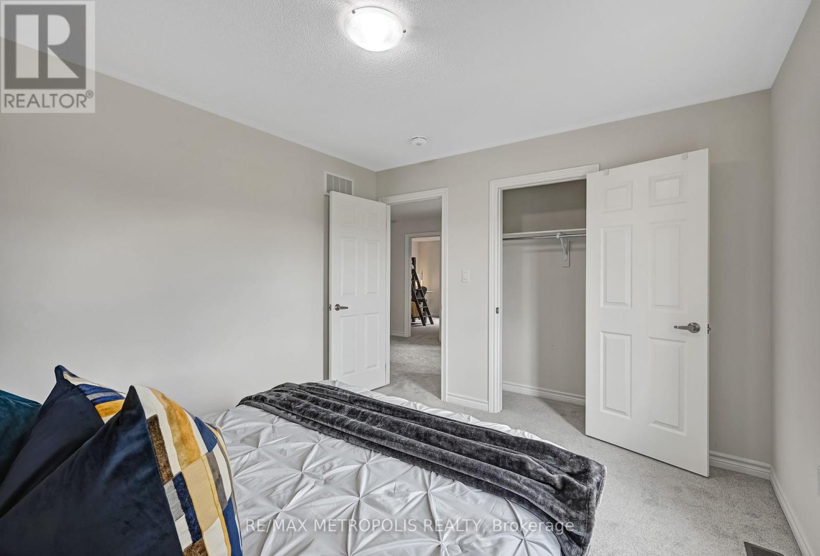 Photo 43 of Main Upper 15 Douglas Kemp Crescent, Clarington ON