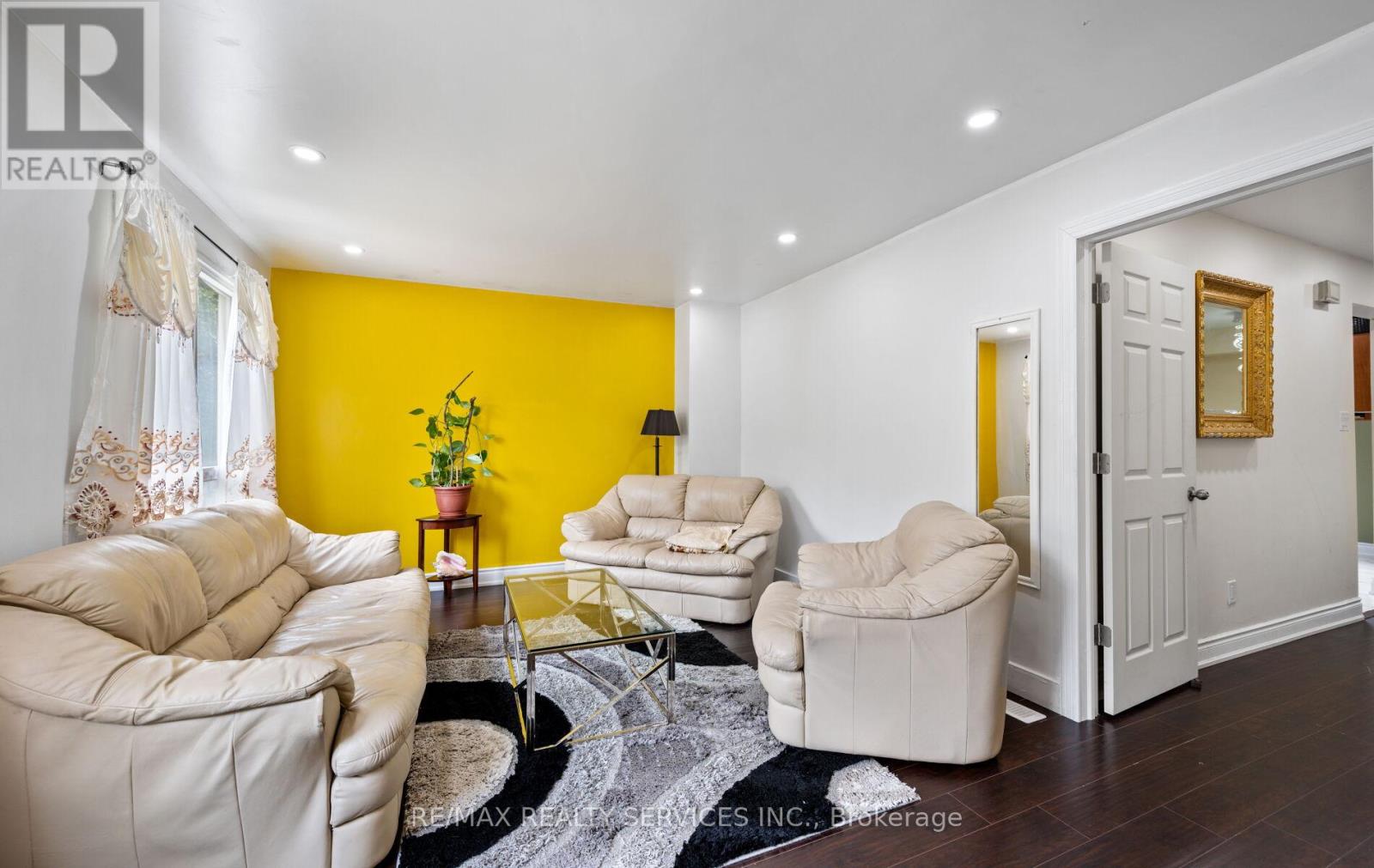 Photo 31 of 124 124 Baronwood Court, Brampton ON