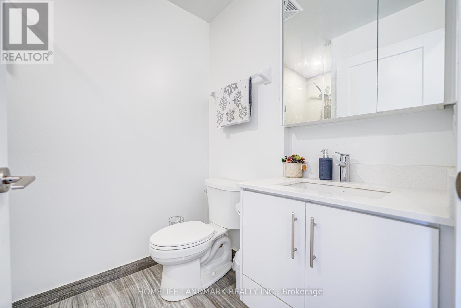 Photo 21 of 2709 105 Oneida Crescent, Richmond Hill ON