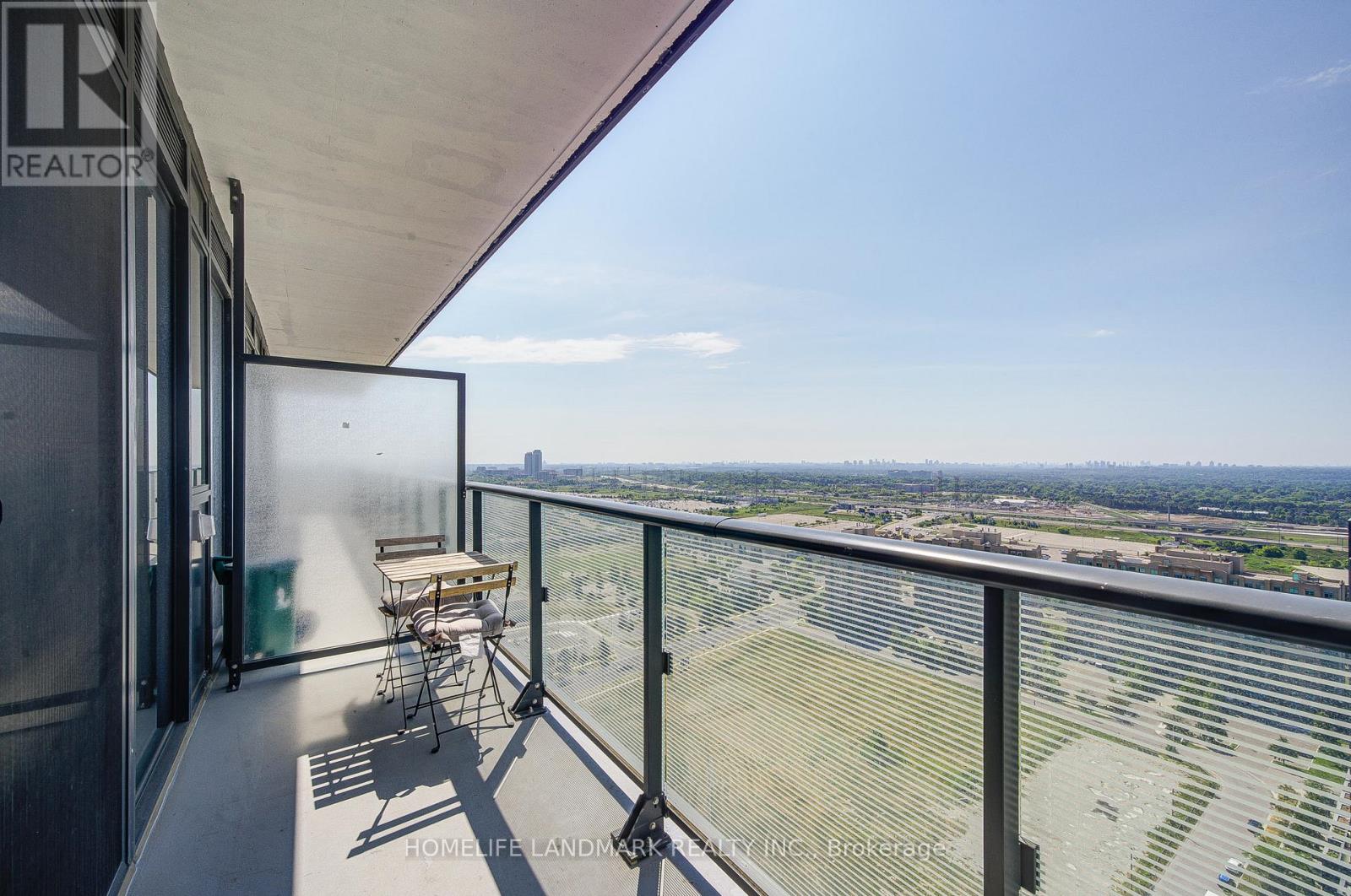Photo 24 of 2709 105 Oneida Crescent, Richmond Hill ON