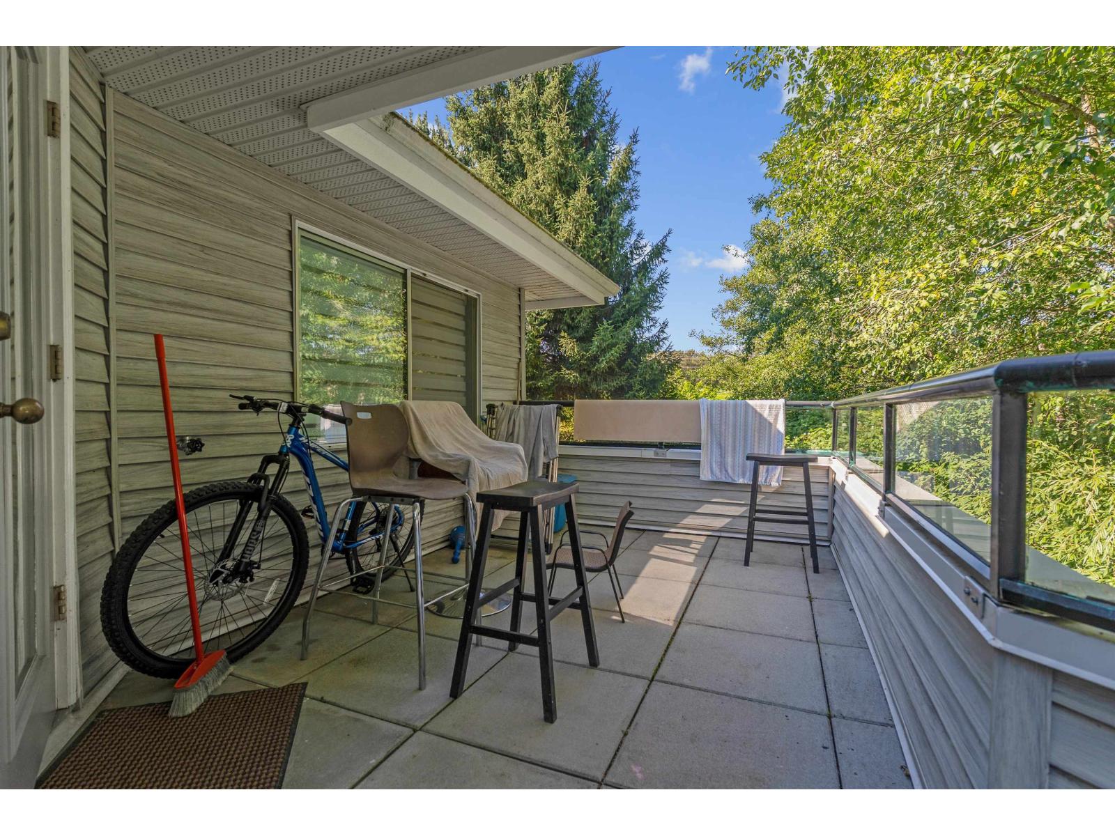 Photo 2 of 11 13670 84 Avenue, Surrey BC