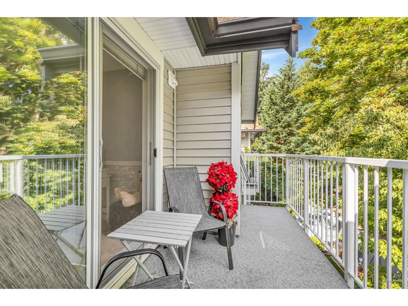 Photo 18 of 321 9688 148 Street, Surrey BC