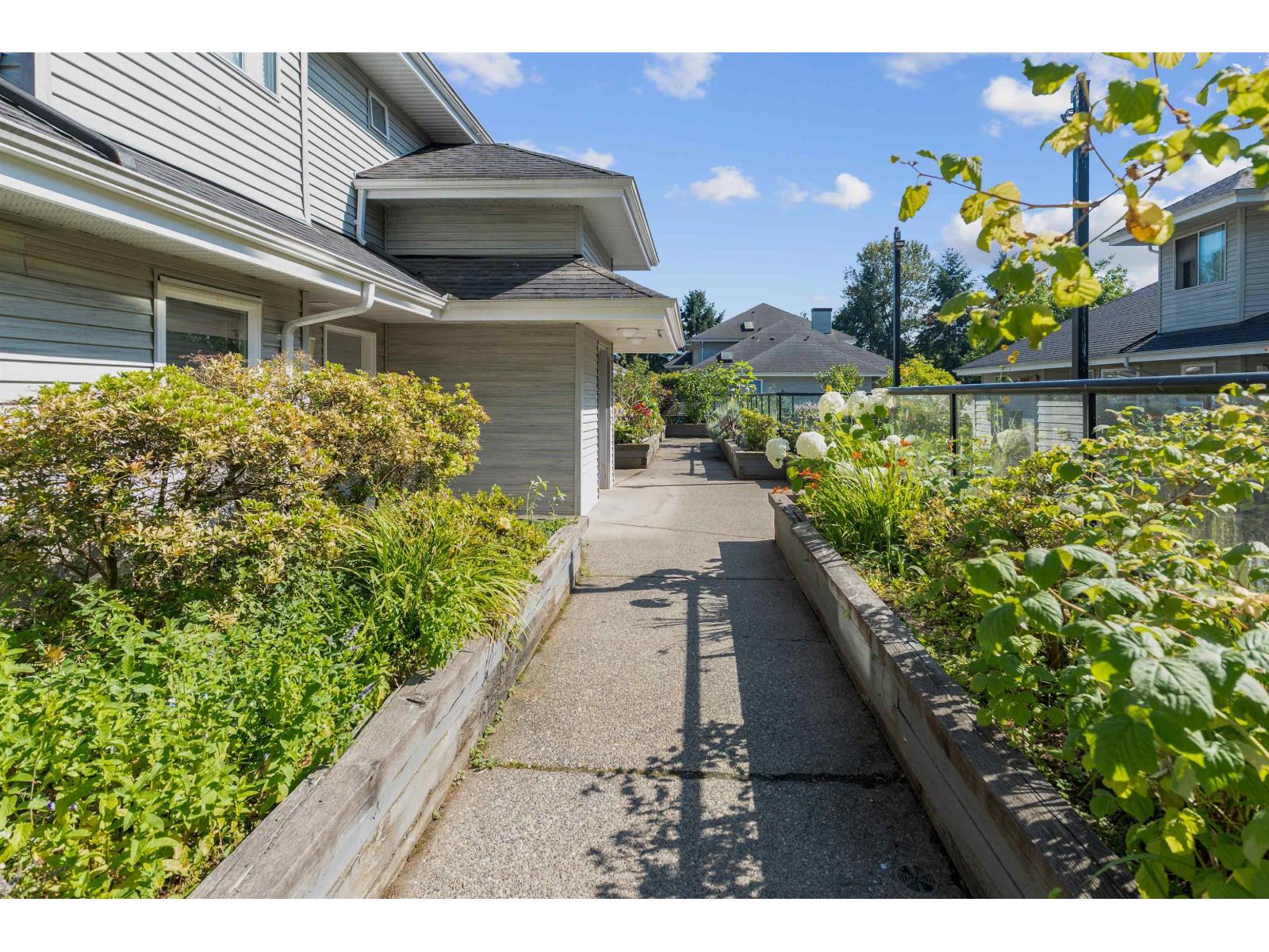 Photo 6 of 11 13670 84 Avenue, Surrey BC