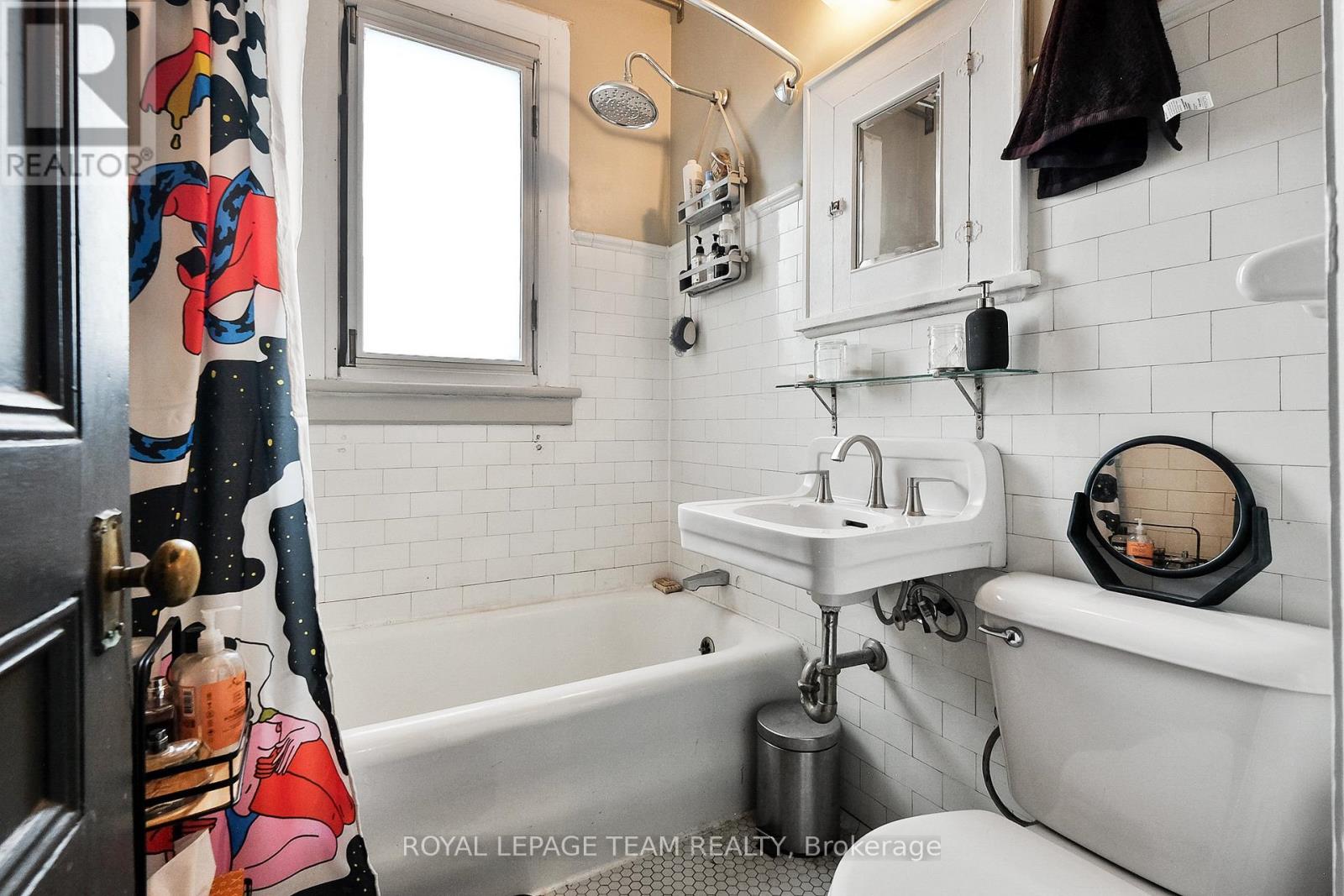Photo 38 of 305 Waverley Street, Ottawa ON