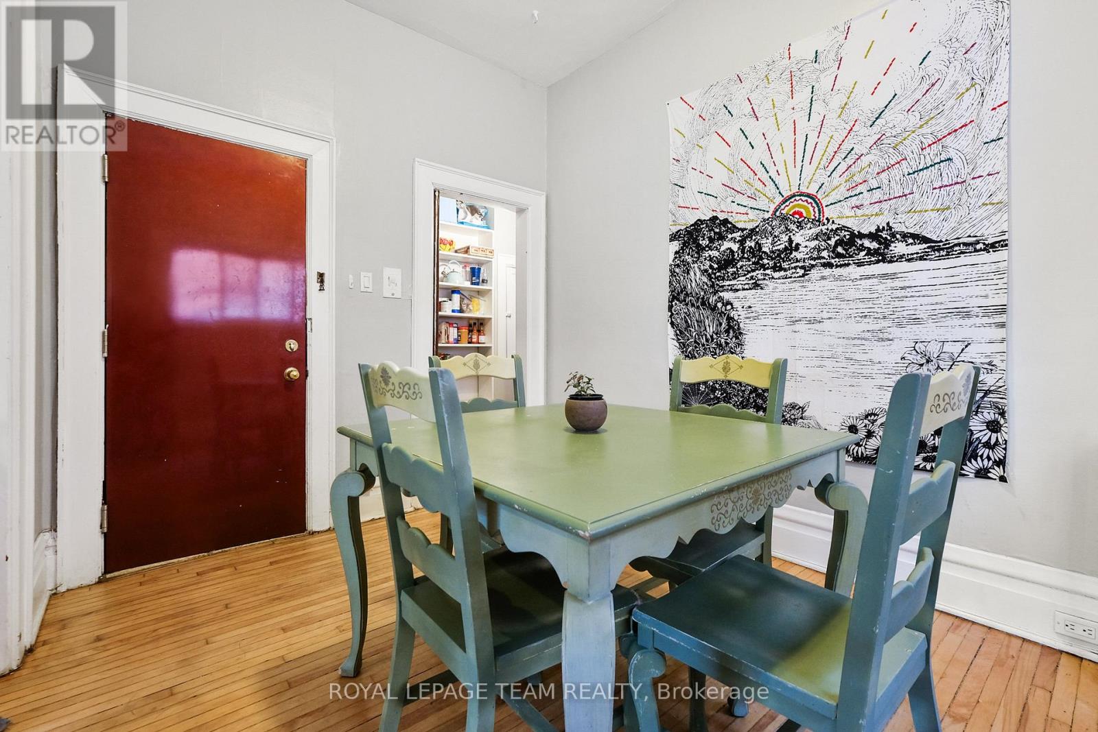 Photo 12 of 305 Waverley Street, Ottawa ON