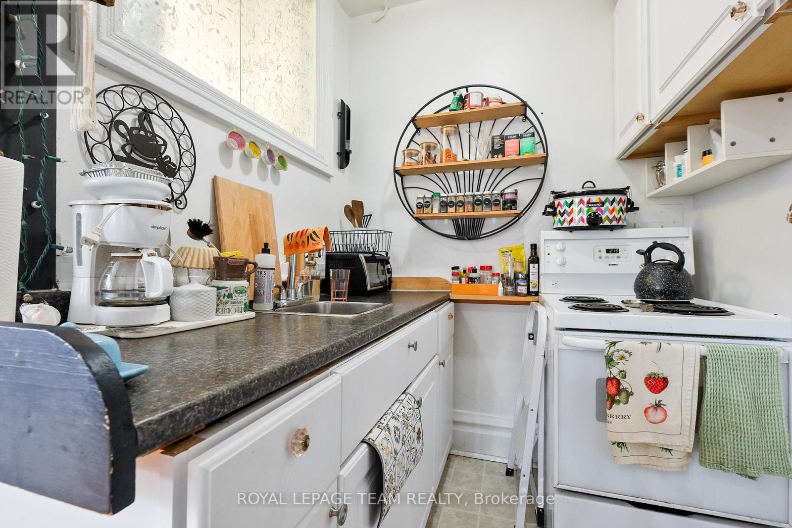 Photo 30 of 305 Waverley Street, Ottawa ON