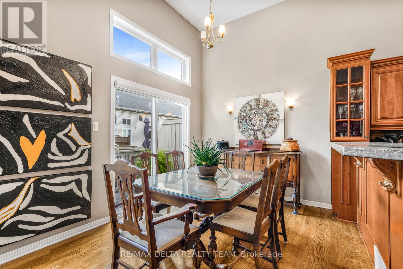 Photo 11 of 116 Gladeview Private, Ottawa ON