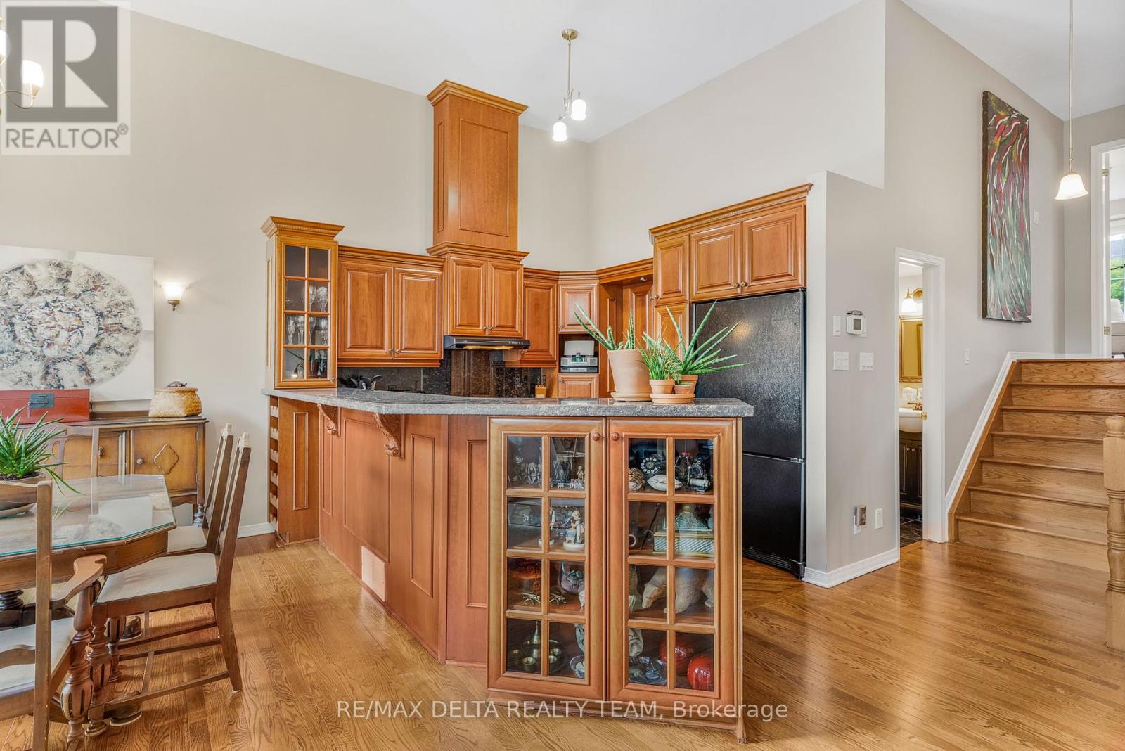 Photo 34 of 116 Gladeview Private, Ottawa ON